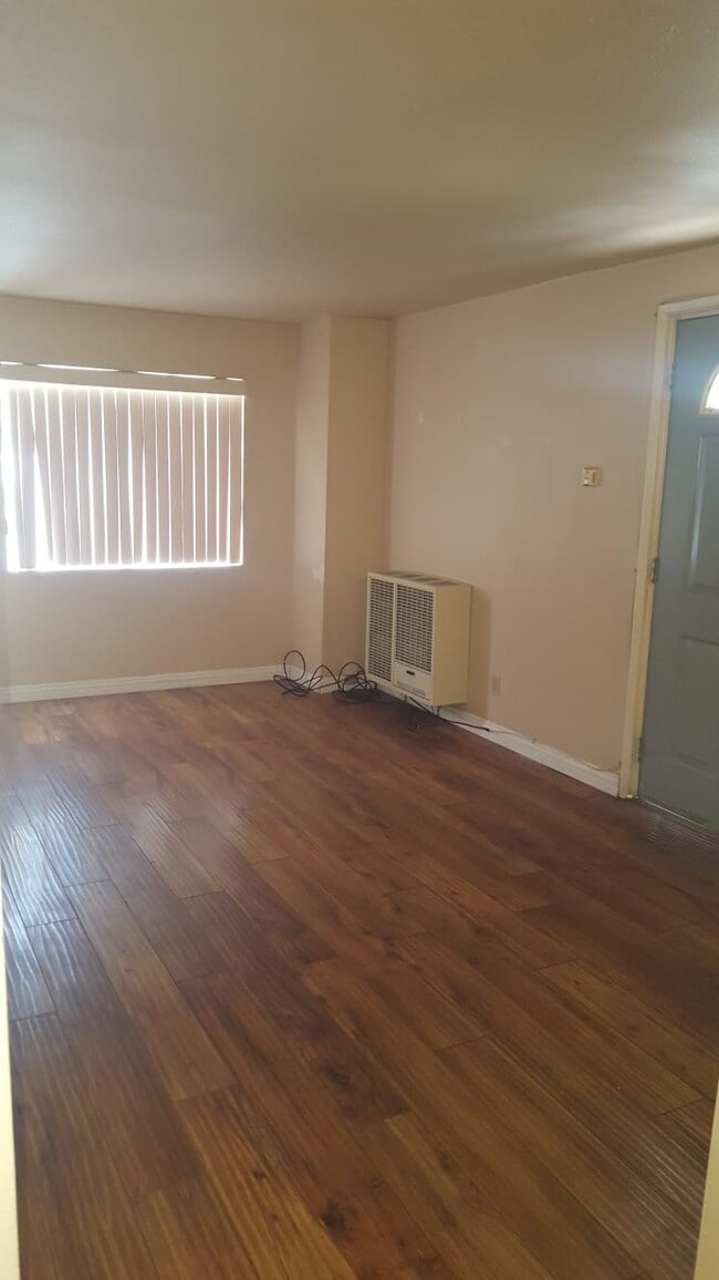 Building Photo - 209 N Verdugo Rd Unit 209 B Verdugo Rd