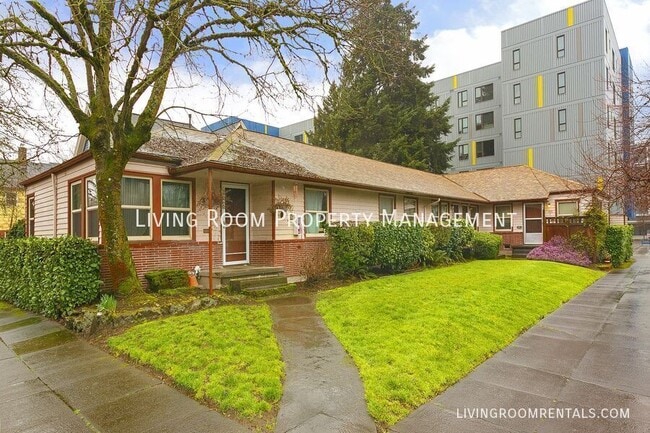 Building Photo - 1410 N Webster St Unit #3