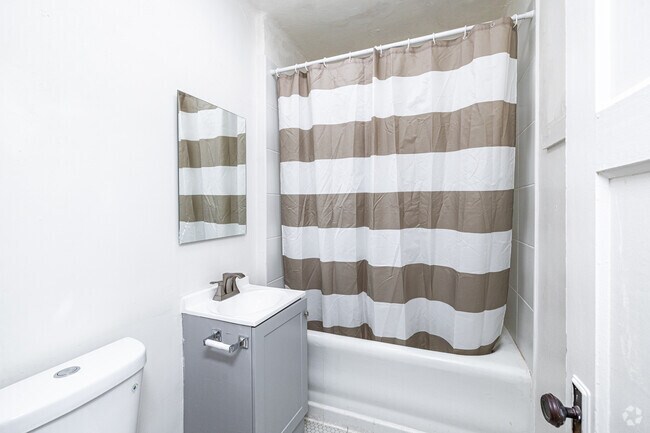 1BR, 1BA - 713SF - Bathroom