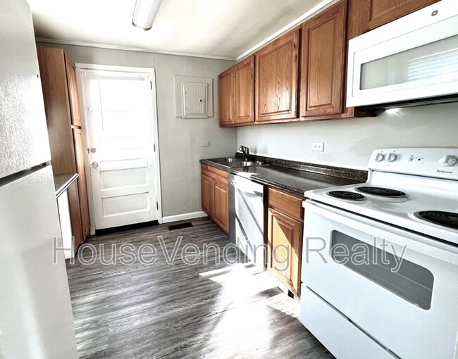 Photo - 407 Douglas Ave