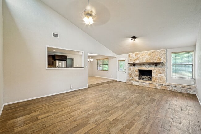 Photo - 16115 Wolf Creek St