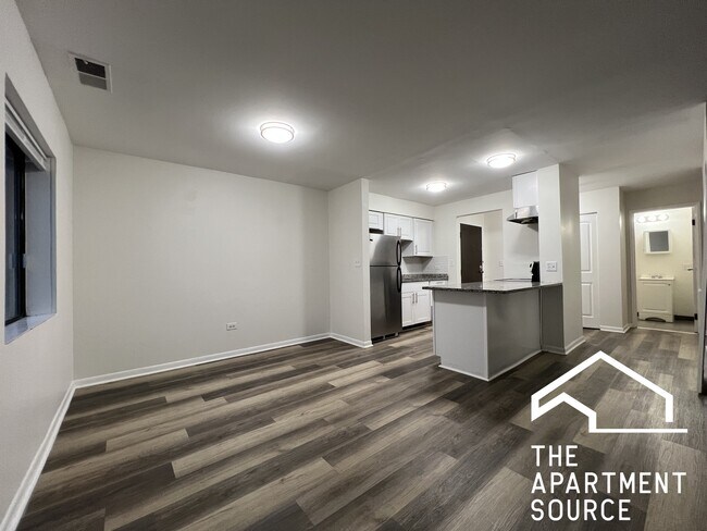 Photo - 2310 N Harlem Ave Unidad 203