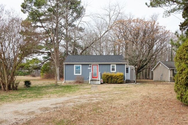 Photo - 2 Bedroom, 1 Bath Rental in North Chesterfield ***Available Early May***