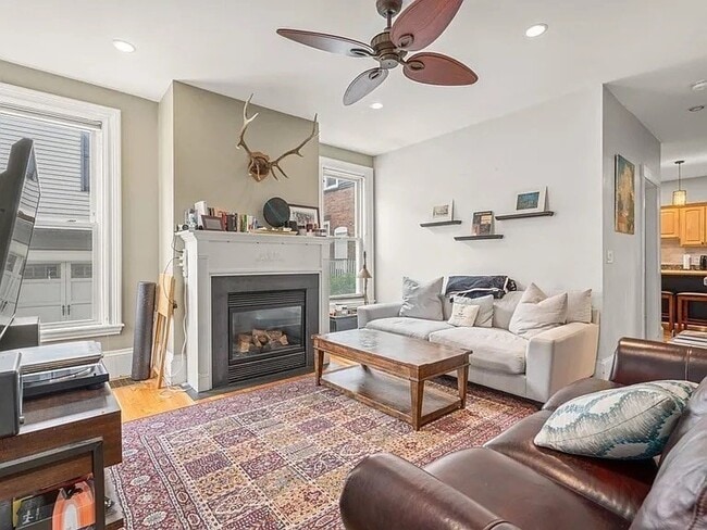 Photo - 271 K St Unit 1