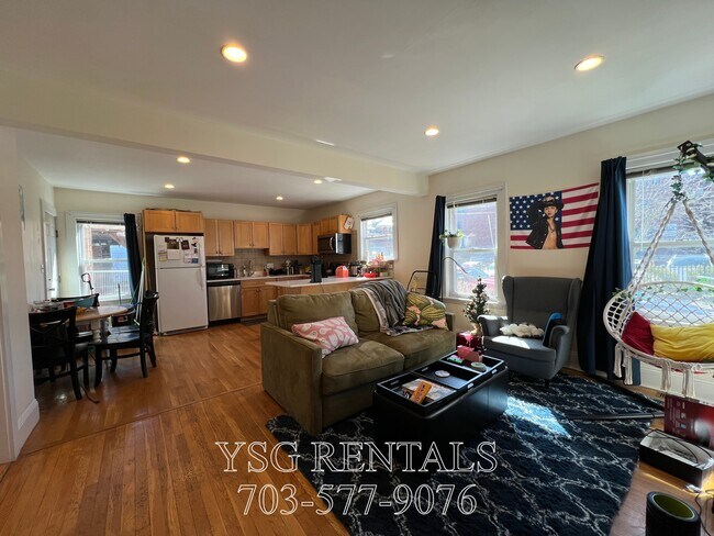 231-237 Everett St