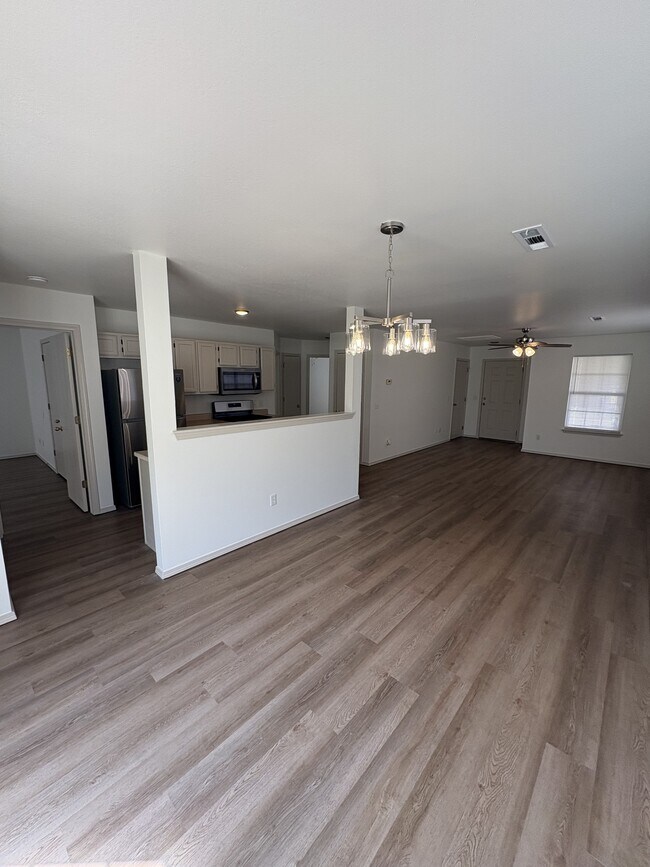 Photo - 601 Cedarbrook Ct