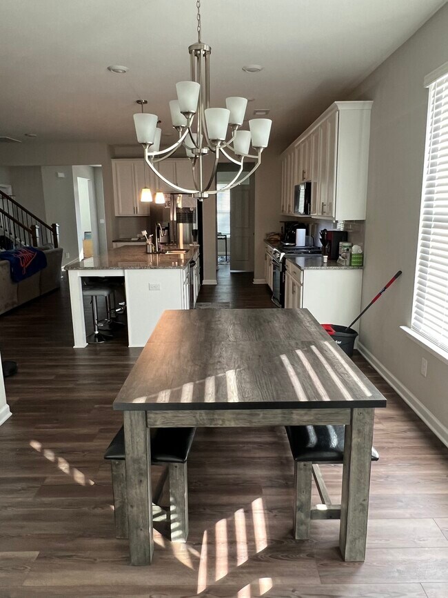 Photo - 3469 Minister Aly