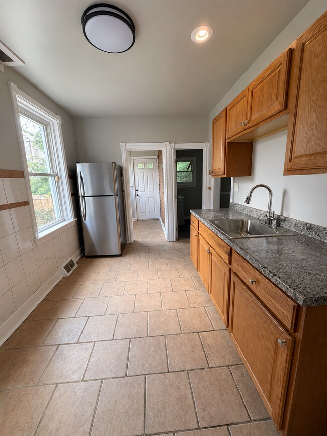 Photo - 2 W 25th St