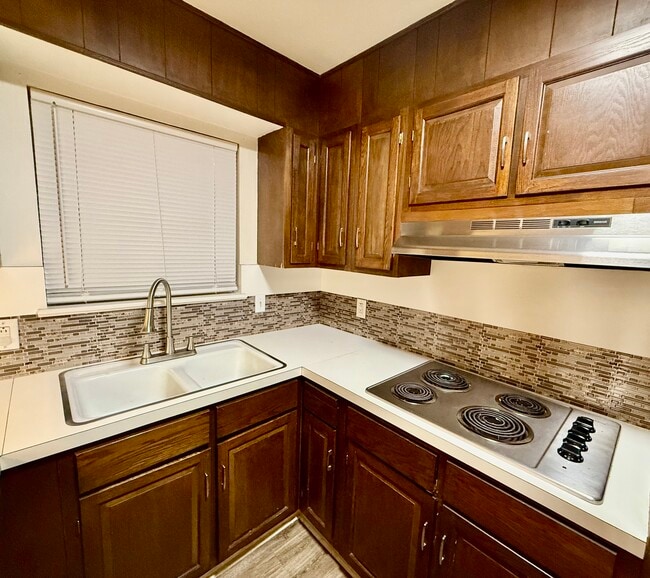 Photo - 1000 Hillyer St