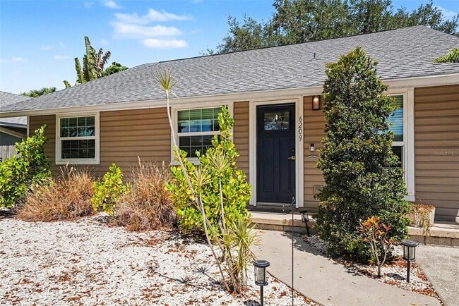 Photo - 6209 Interbay Blvd