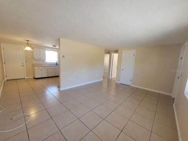 Photo - 5800 Madison St