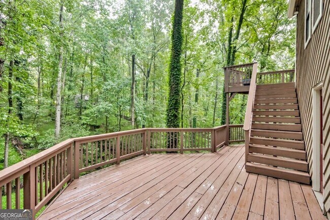 Photo - 428 Riverlake Ct