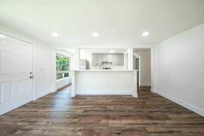 Photo - 2527 NE 110th St