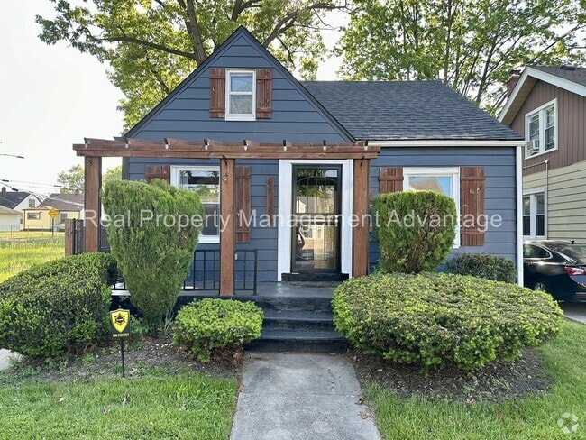 Building Photo - Beautifully Updated 3 Bedroom Bungalow Min... Rental
