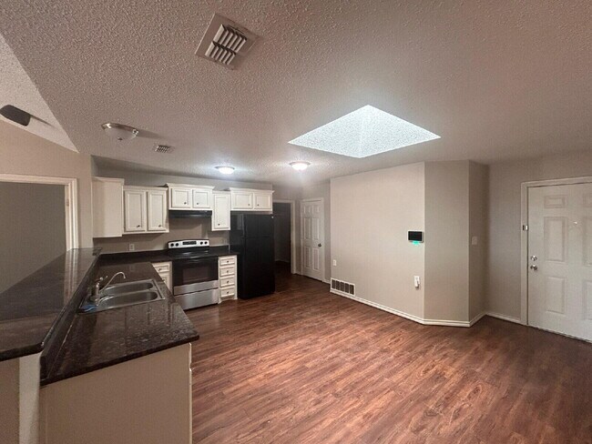 Photo - 7803 Avenue J