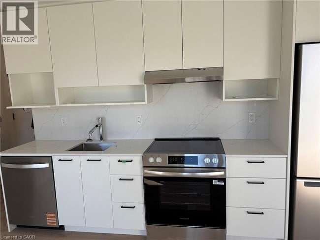Photo - 206 King St W Unit 907