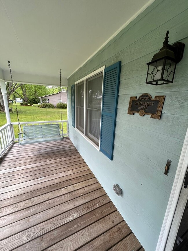 Photo - 2031 Winterberry Rd