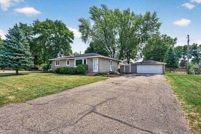 Photo - 2036 Coral Ln