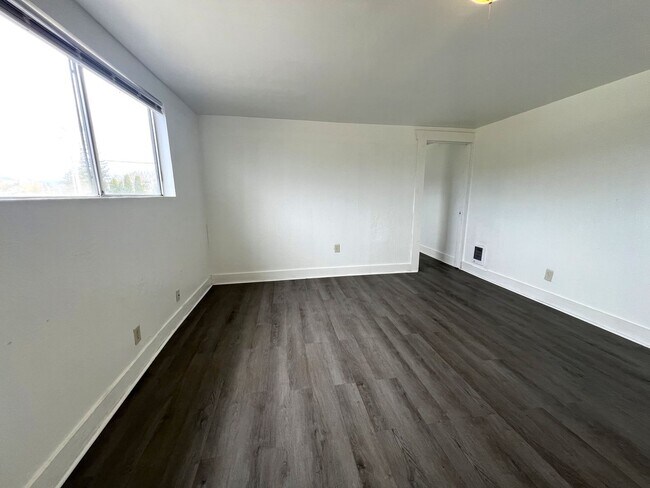 Photo - 93677 Unidad C