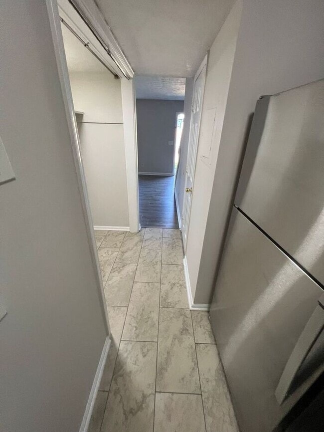 2 bedroom 2.5 bath in the Lawrenceville area!