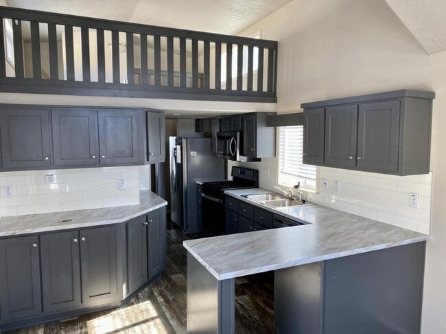 Photo - 405 S 1st St