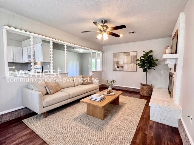 Photo - 606 N Village Ave