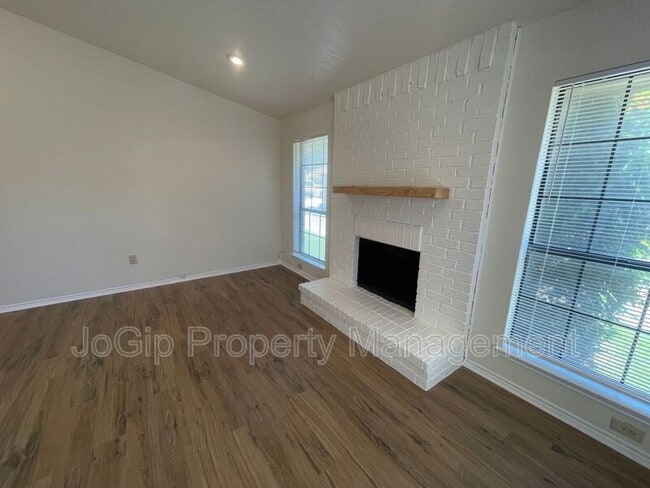 Photo - 3151 Tudor Ln