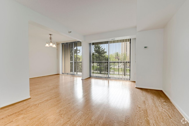 Building Photo - 7401 Westlake Terrace Rental