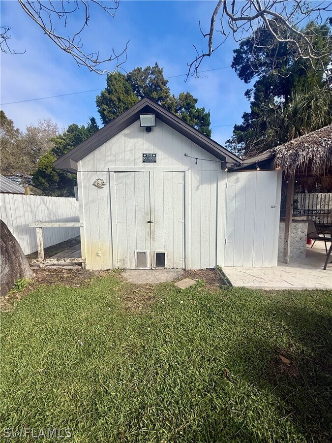 Photo - 733 Pine Cone Ln