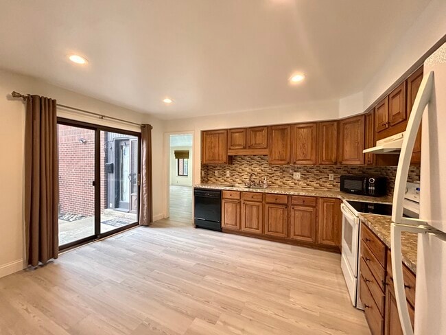 Photo - 3069 Lindenwood Dr