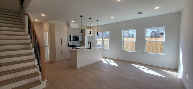 Photo - 1033 North Ln Unit B