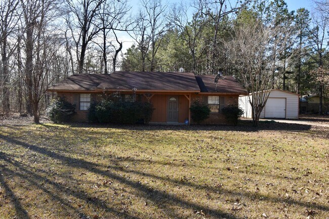 Photo - 3 Bedroom 2 Bath Home in Quitman