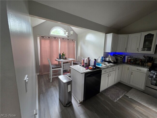 Photo - 29 Lethbridge Ln