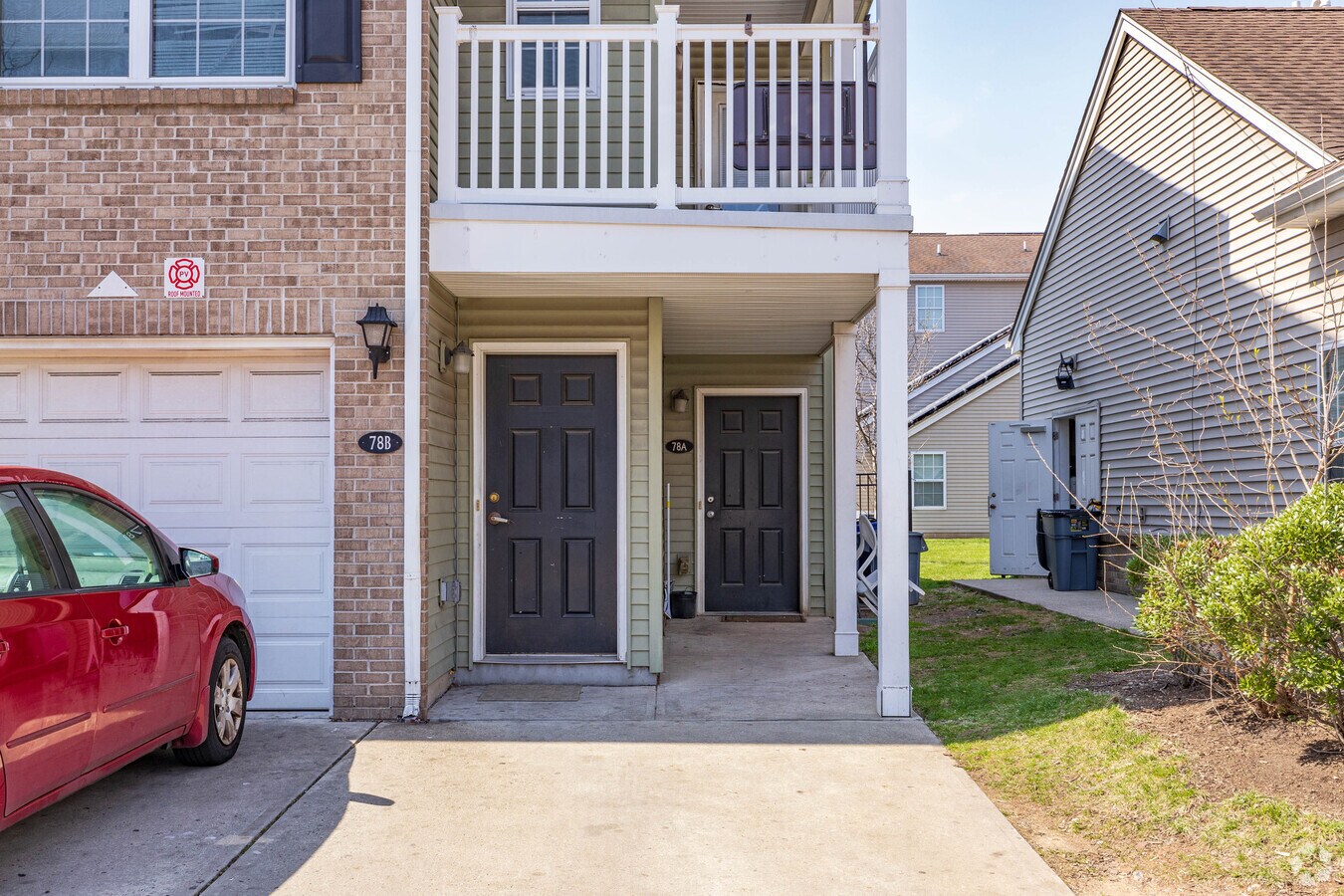 Entrance - Waters Edge Crescent