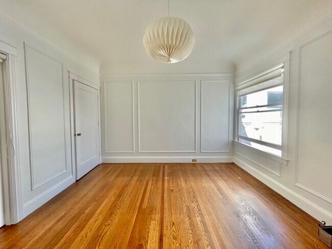 Photo - OPEN HOUSE SUNDAY MAY 4 FROM 2PM TO 3PM Unit 4