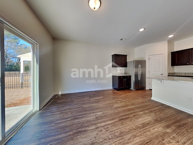 Photo - 115 Orion Way