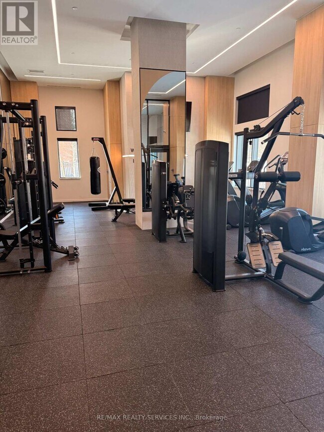 Photo - 2088 James St Unit 412