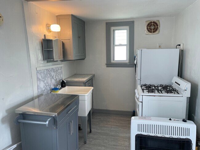 Photo - 430 6th Ave Unit Studio