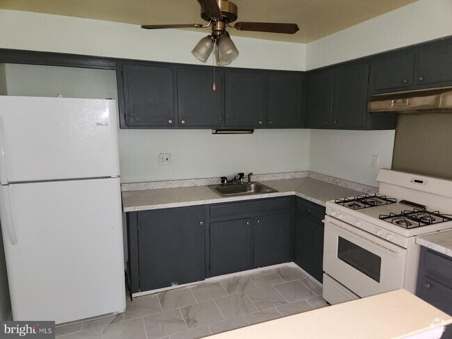 Building Photo - 2738 Island Ave Rental