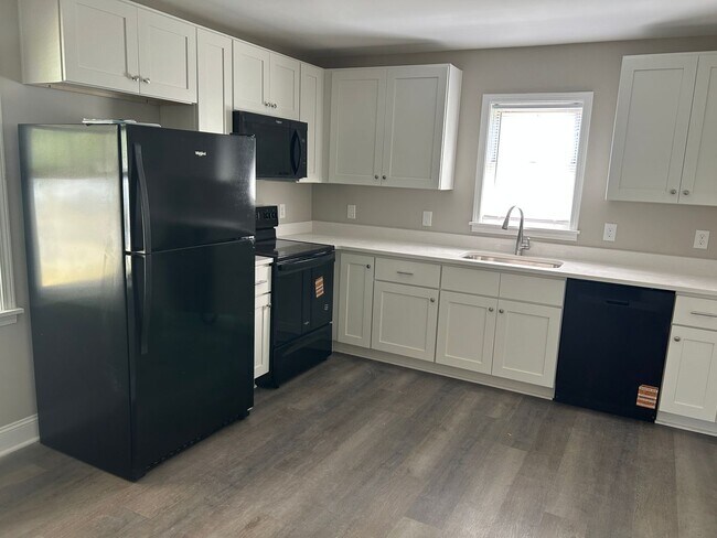 Photo - 627 W Northwest Blvd