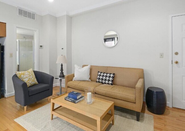 Photo - 1321 Fairmont St NW