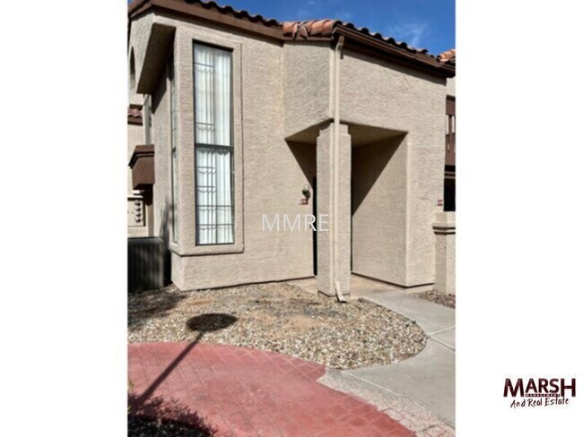 Building Photo - Nice 2 bedroom townhome with all appliances &amp; community pool in Mesa!