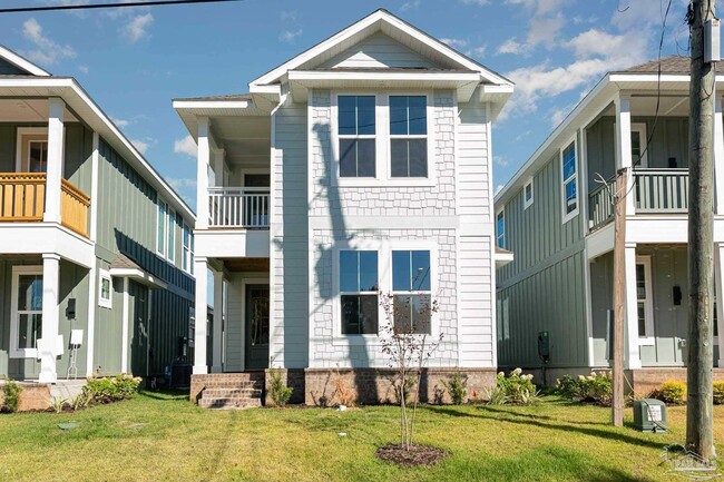 Building Photo - 1530 W Romana St Rental
