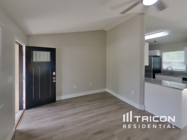 Photo - 6623 Freeport Dr