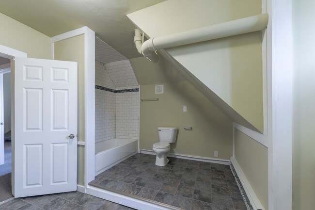 Photo - 2217-2217 Grand Ave S Unidad 2215 Grand Ave South