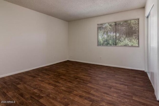 Photo - 3810 N Maryvale Pkwy Unidad 2029