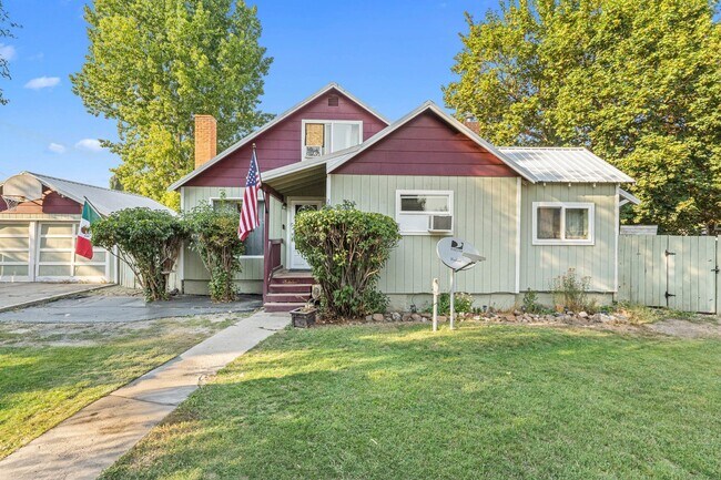 Building Photo - 206 W Jenkins Ave