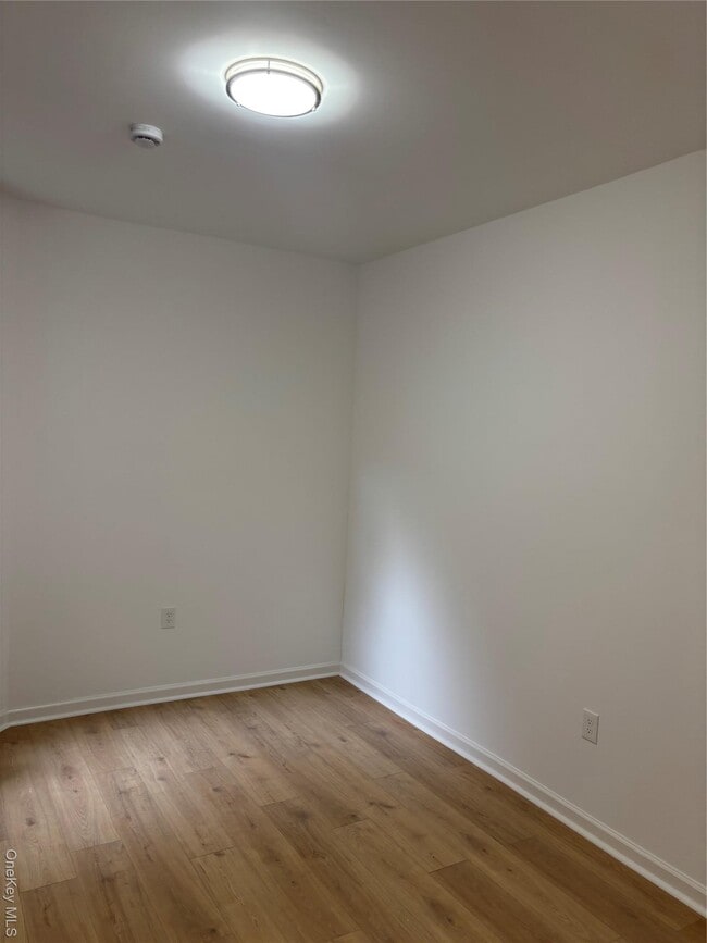 Photo - 10-59 McBride St Apartamento Unidad 2nd Floor