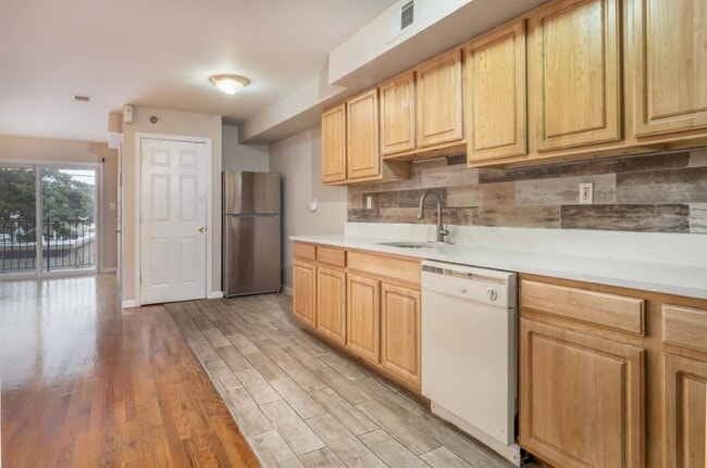 Photo - 355 West Side Ave Unit 2