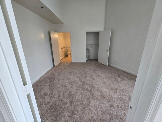 Photo - 1411 Bainbridge St Unit 202